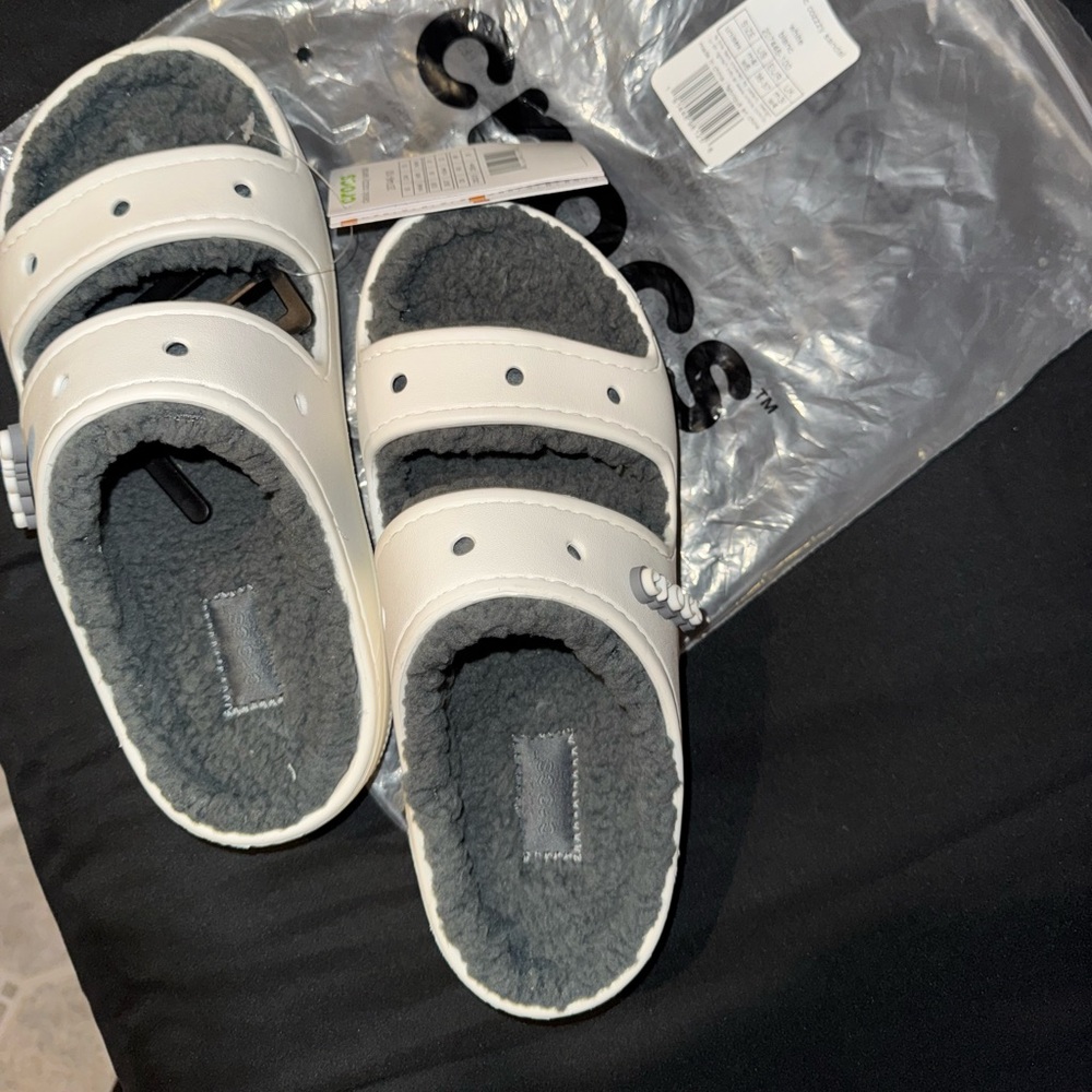 Fuzzy lined croc sandals size 6W.